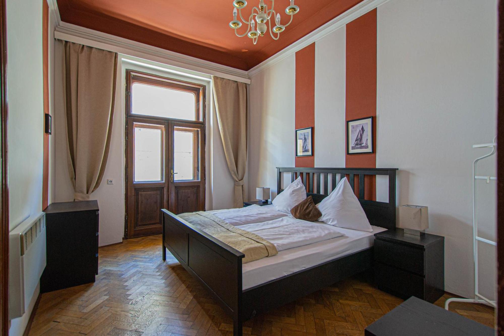 For Celebrations Spacious 3Bdr Apartment With Balcony, Prague