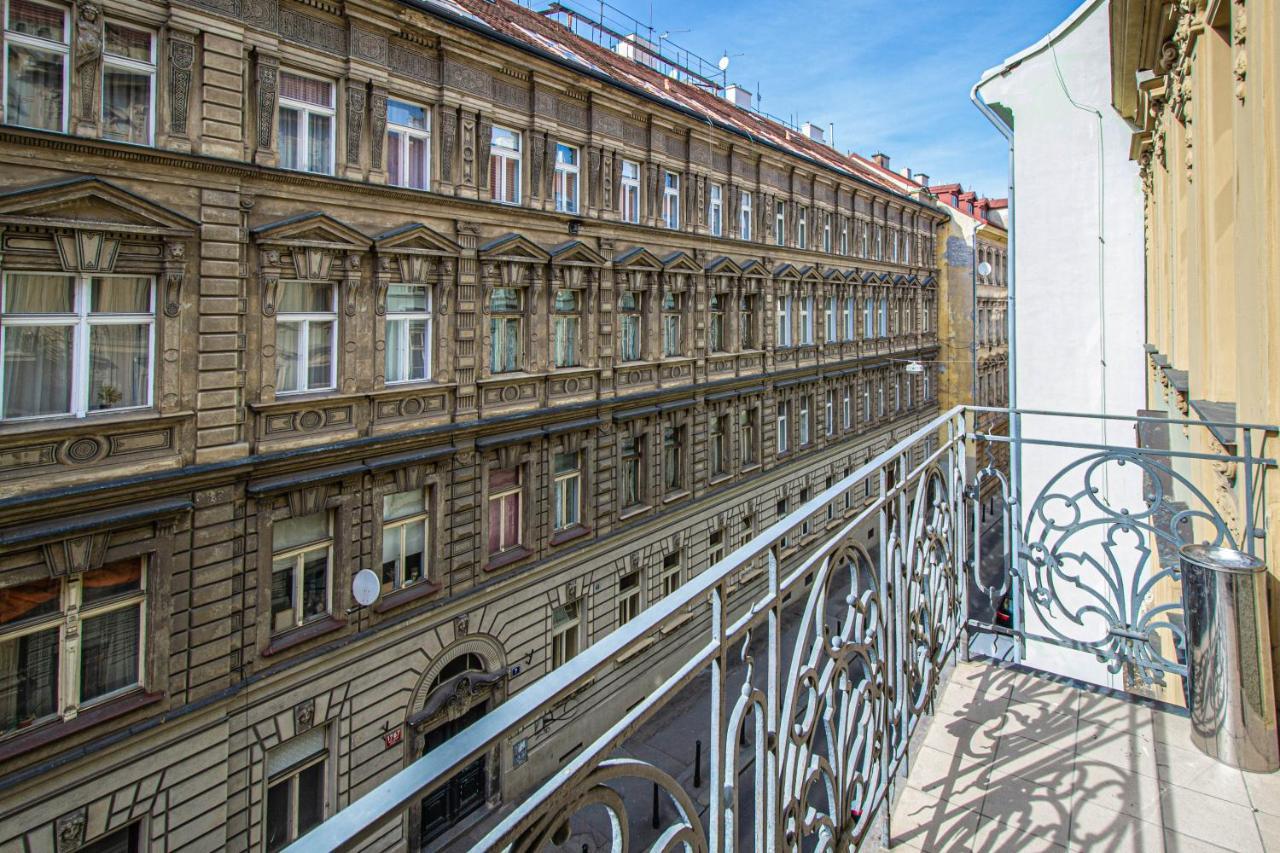 For Celebrations Spacious 3Bdr Apartment With Balcony — Photos 1